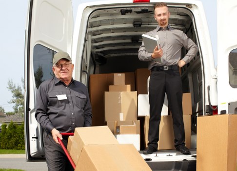 Professional removal services in London for home moving support