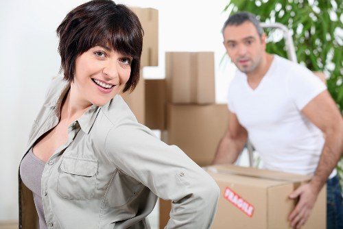 Movers communicating during a safe loading operation